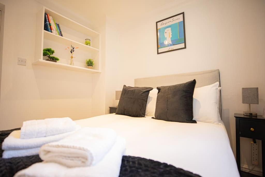 Perfect Location 4Bed 2 Bath Spacious Apartment London Kültér fotó