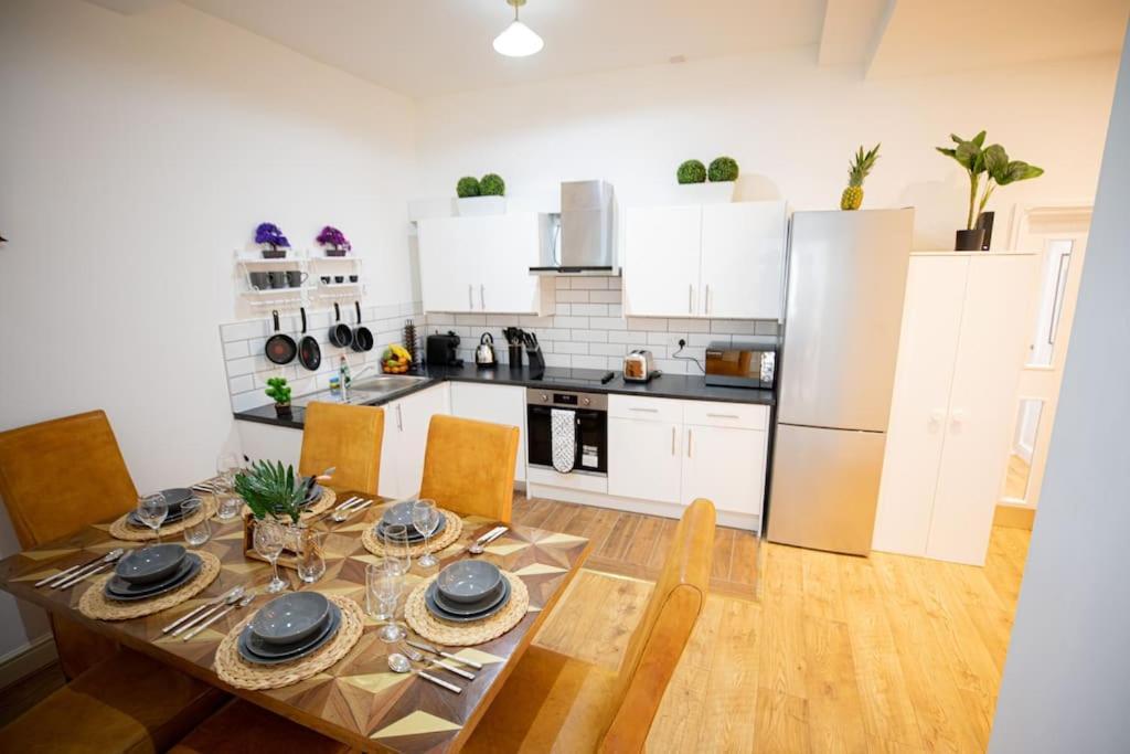Perfect Location 4Bed 2 Bath Spacious Apartment London Kültér fotó