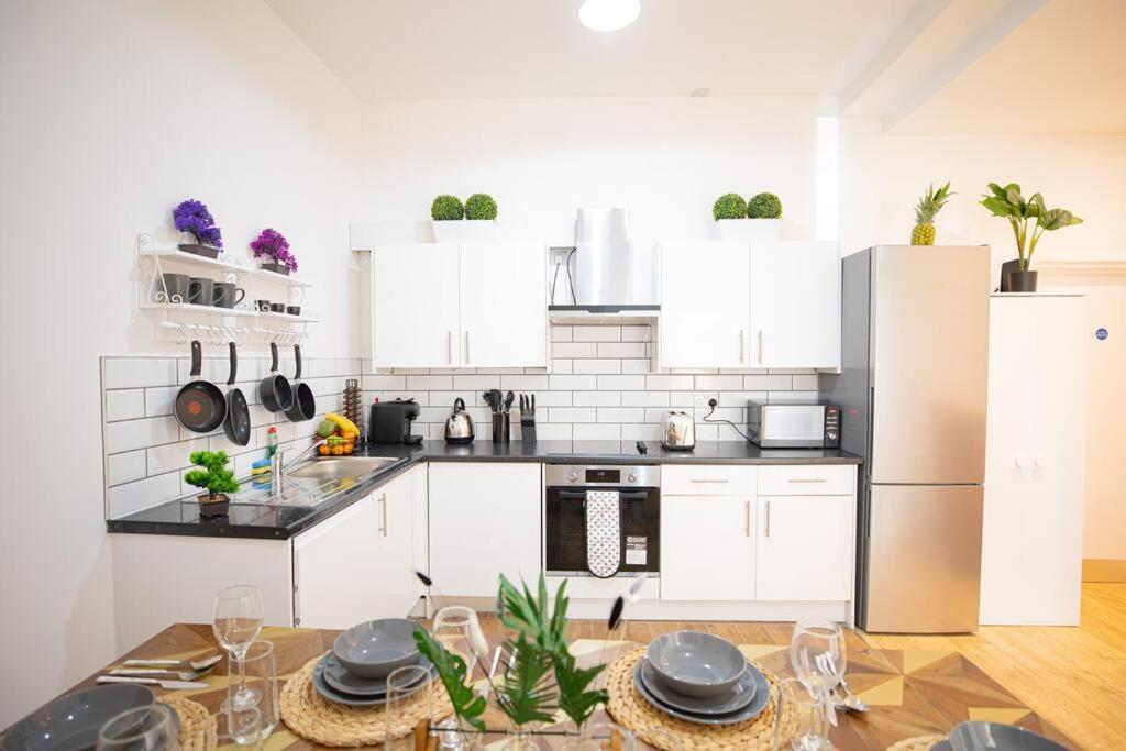 Perfect Location 4Bed 2 Bath Spacious Apartment London Kültér fotó