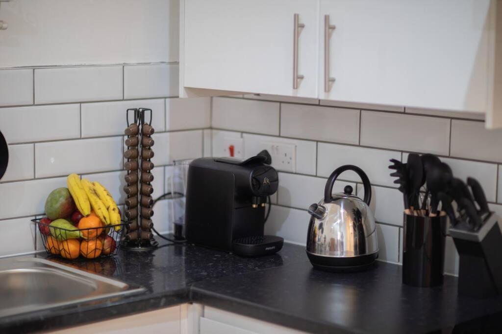 Perfect Location 4Bed 2 Bath Spacious Apartment London Kültér fotó